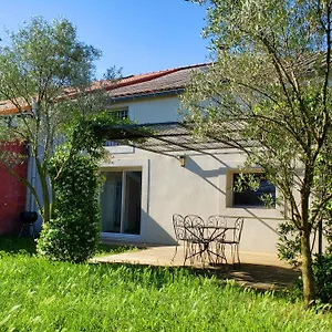 https://les-airis.aixenprovencehotels.org